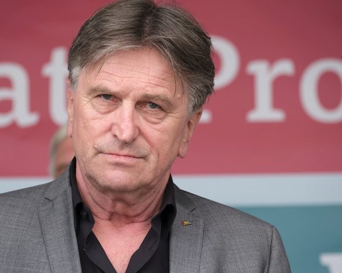 Landessozialminister Manfred Lucha (Grüne) sagt, dass sich die Versorgungsqualität nicht verschlechtert. Foto: Joachim E. Röttgers Landessozialminister Manfred Lucha (Grüne) sagt, dass sich die Versorgungsqualität nicht verschlechtert. Foto: Joachim E. Röttgers