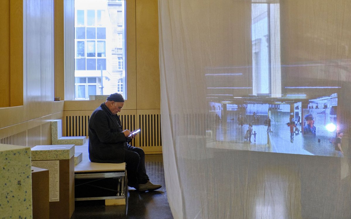 Stuttgarts Stadtpalais zeigt öffentliche Räume und ihre Vielfalt. Ein Mausklick zeigt Unorte, die zu öffnen sich lohnen würde. Fotos: Joachim E. Röttgers