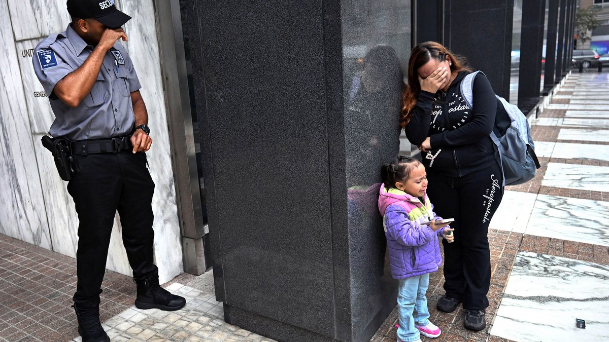 ICE Arrests at New York Court. Foto: Carol Guzy, ZUMA Press, iWitness, für den "Miami Herald"