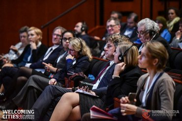 Willkommenskultur im Konzerthaus: Karlsruhes OB Frank Mentrup und Kulturamtsleiterin Susanne Asche vorne im Publikum.