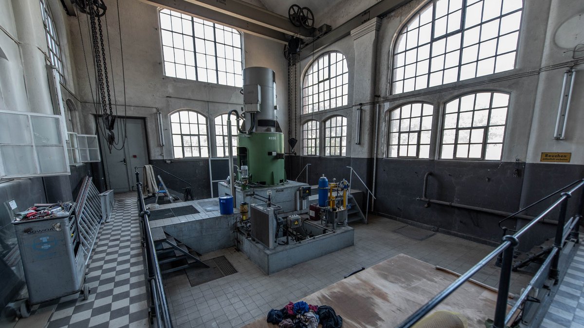 Die neuere Turbine von 1956. Die ältere, errichtet 1928, ist derzeit wegen Niedrigwasser außer Betrieb.