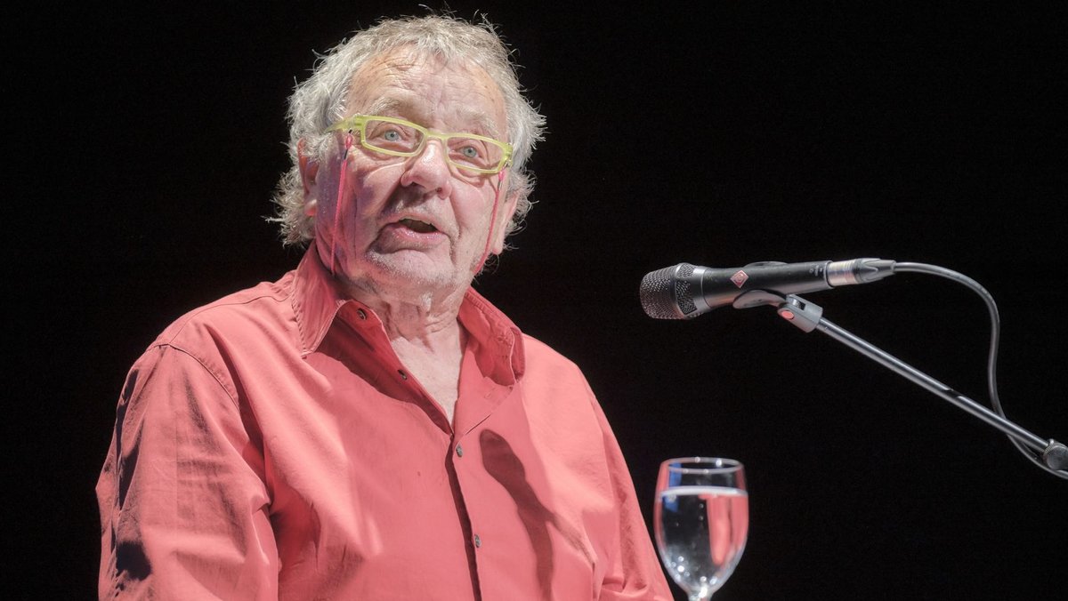 Seit 10 Jahren immer zuverlässig: Peter Grohmann wettert in Kontext gegen Gott und die Welt. Fotos: Joachim E. Röttgers Seit 10 Jahren immer zuverlässig: Peter Grohmann wettert in Kontext gegen Gott und die Welt. Fotos: Joachim E. Röttgers