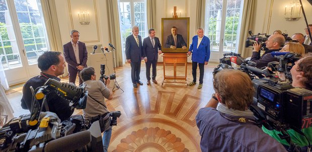 Die Mappus-Enthüllung ruft riesiges Medieninteresse hervor.