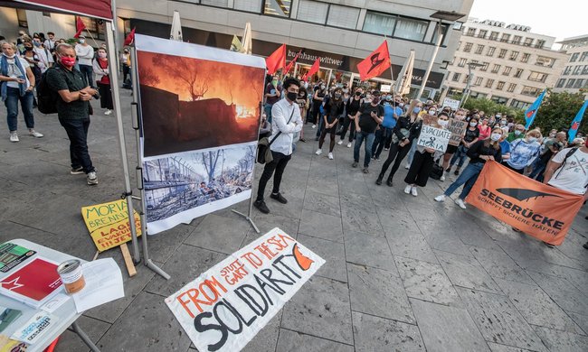 StuttgarterInnen in Sorge: am 10. September auf dem Kleinen Schlossplatz.
