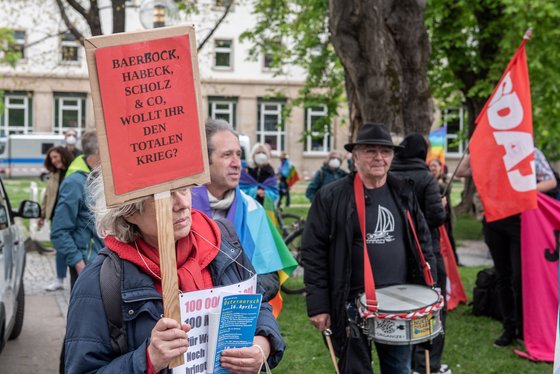 Und dann sind da noch die sehr üblen Plakate. 