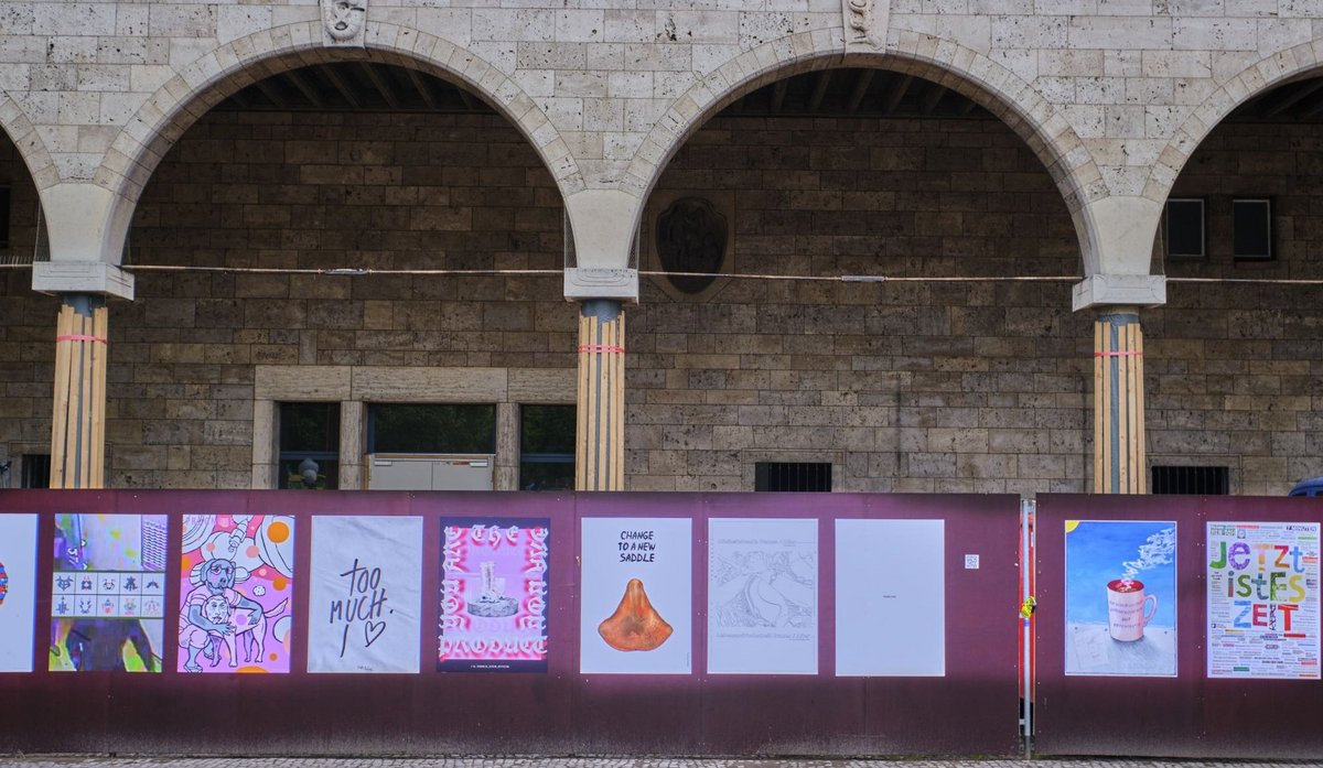 Ausstellung mit Außenwirkung am Gebäude des Württembergischen Kunstvereins. Foto: Joachim E. Röttgers