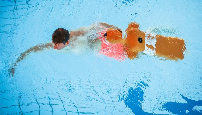 Ob Schwimmkurs oder DLRG-Training: Wasserbecken gesucht. Foto: Julian Rettig