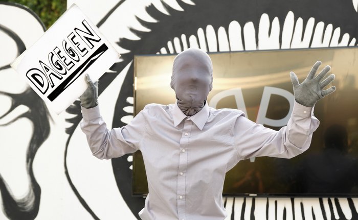 Dagegen: anonymer Akteur der Armada of Arts in den PPNews.