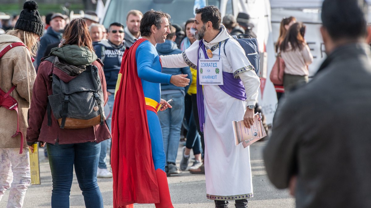 Querdenker:innen auf der Suche nach einer politischen Identität. Foto: Jens Volle
