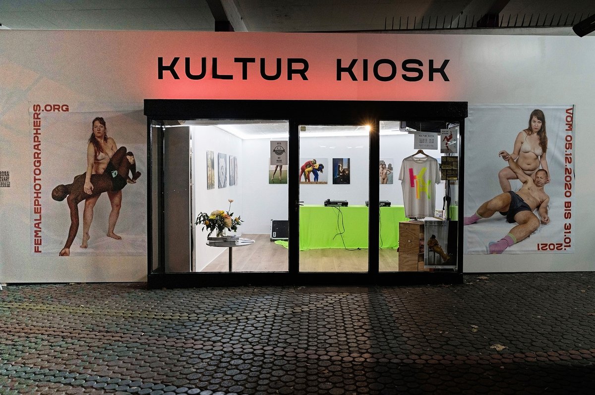 Sonst: Kommense rein, könnense was sehen! Momentan: leider auch zu, der Kulturkiosk im Züblin-Parkhaus. Ausstellungsfotos: Dominique Brewing  Sonst: Kommense rein, könnense was sehen! Momentan: leider auch zu, der Kulturkiosk im Züblin-Parkhaus. Ausstellungsfotos: Dominique Brewing