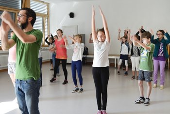 Tanz braucht Kraft. Die fehlt oft an den Nachmittagen. Foto: Soldan Kommunikation