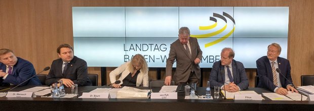 Präsentierten den Abschlussbericht (v.l.): Nico Weinmann, FDP, Boris Weirauch, SPD, Christina Baum, AfD, Arnulf von Erb, CDU, Jürgen Filius, Grüne, und Wolfgang Drexler, SPD.