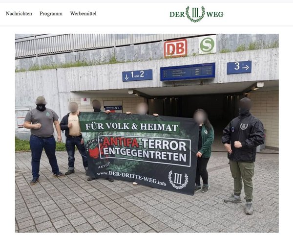 Rechtsextremisten vom Dritten Weg auf dem Weg von oder zur Soli-Kundgebung für Andreas Ziegler. Screenshot: Dritter Weg