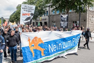 Für den Landesvorsitzenden der Piratenpartei geht es um "schwerwiegende Eingriffe in Grundrechte". Für den Landesvorsitzenden der Piratenpartei geht es um "schwerwiegende Eingriffe in Grundrechte".