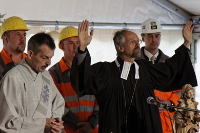 Kirchenvertreter bei der Taufe des Fildertunnels im Juli 2014.