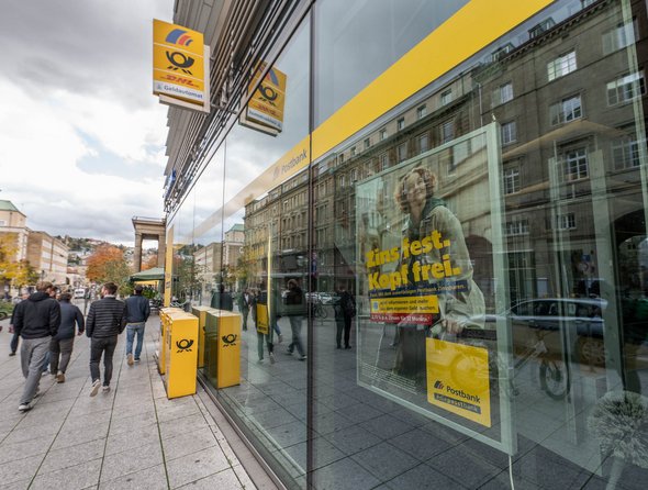 Die Postbankfiliale in der Stuttgarter Bolzstraße: am vergangenen Mittwoch wegen der Betriebsversammlung, bald vielleicht endgültig geschlossen. Die Postbankfiliale in der Stuttgarter Bolzstraße: am vergangenen Mittwoch wegen der Betriebsversammlung, bald vielleicht endgültig geschlossen.