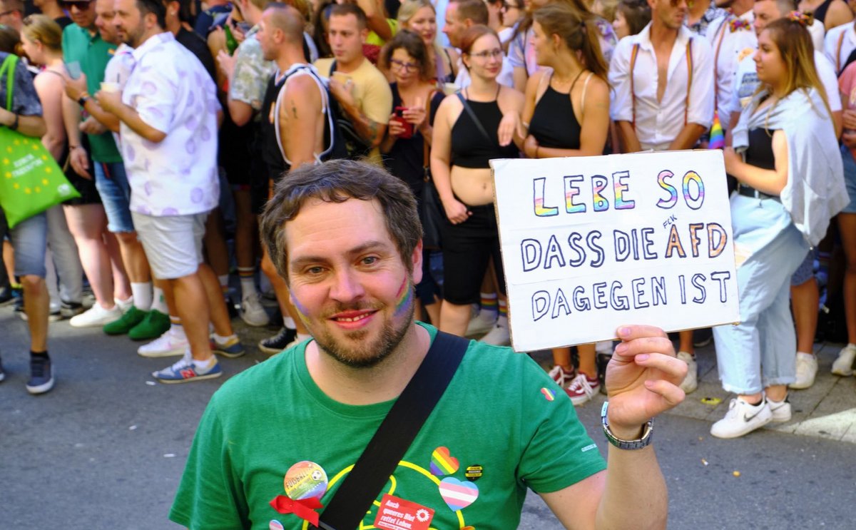 Auch unter Feminist:innen einer der größten gemeinsamen Nenner, multipliziert beim Christopher Street Day in Stuttgart. Foto: Joachim E. Röttgers