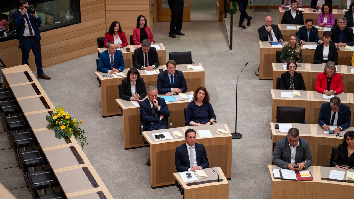 Die nur noch zehnköpfige Fraktion der SPD im Landtag von Baden-Württemberg. Foto: Jens Volle