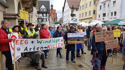 Sigmaringer Windkraftgegner am vergangenen Samstag. Foto: Jürgen Lessat