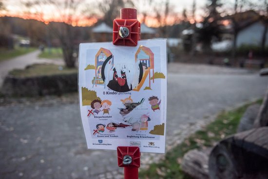 Auch der Spielplatz bleibt nicht von rassistischen Botschaften verschont. 