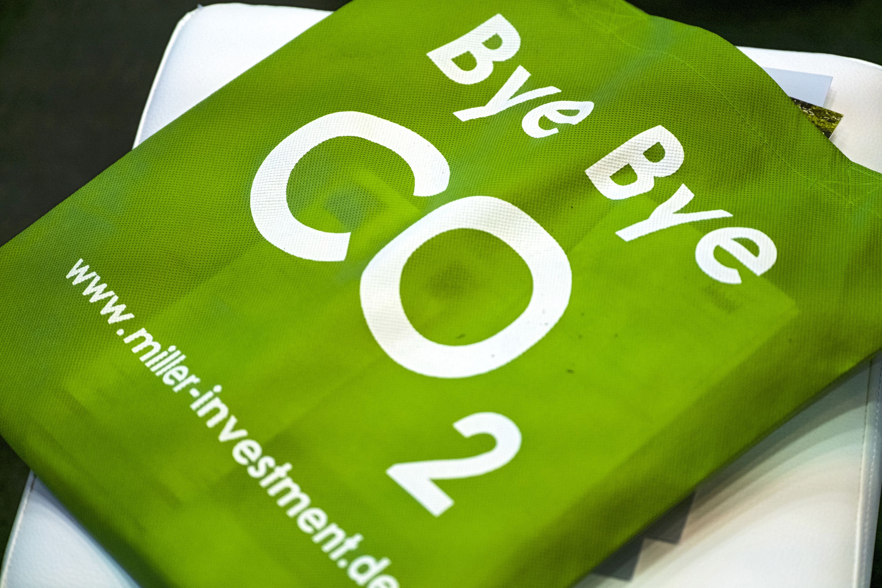 Auch auf dem Finanzmarkt hört man die Signale. Foto: Joachim E. Röttgers